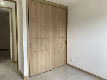 apartamento en arriendo en ojo de agua. Cod A400752
