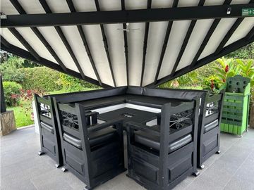 Chalet para uso residencial o vacacional en venta, via Montenegro