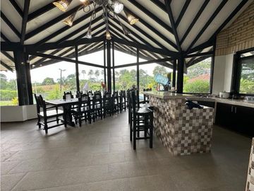 Chalet para uso residencial o vacacional en venta, via Montenegro