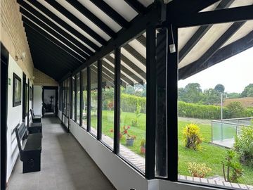 Chalet para uso residencial o vacacional en venta, via Montenegro