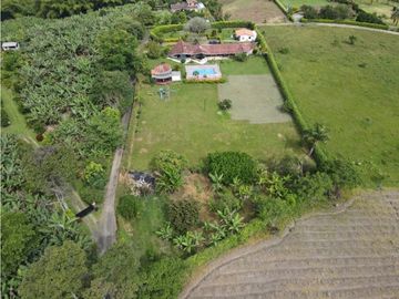 Chalet para uso residencial o vacacional en venta, via Montenegro
