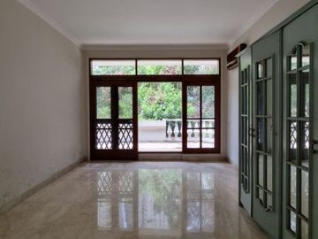 DIJUAL RUMAH ASRI ISTIMEWA at Jl PERMATA HIJAU, KEBAYORAN LAMA