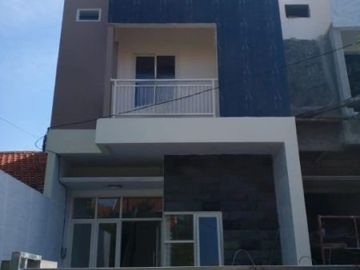 Rumah Baru Minimalist 2 Lantai Rungkut Asri