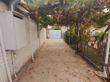 Casa en venta 5 Dormitorios 3 Estacionamientos, Las Condes