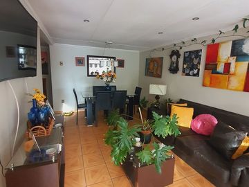 Casa en venta 5 Dormitorios 3 Estacionamientos, Las Condes