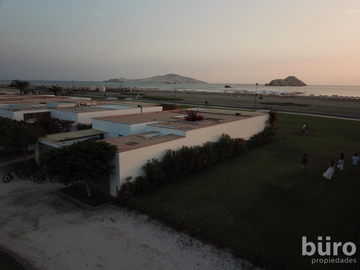 CASA EN VENTA PRIMERA FILA EN PLAYA BLANCA