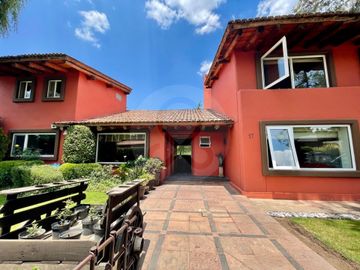 Casa en venta en Club de Golf los Encinos