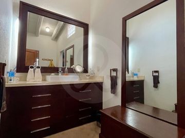 Casa en venta en Club de Golf los Encinos