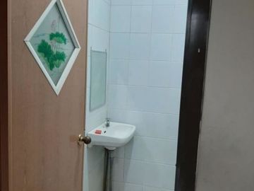 Hotel masih Aktif JL. Rungkut Madya, 0 jalan Raya, strategis