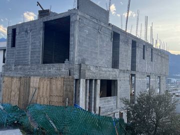 CASA EN VENTA EN COLINAS DEL VALLE