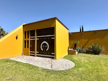 Exclusiva Residencia en Venta en Fracc. Campestre La Joya, Atlixco