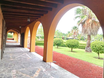 Exclusiva Residencia en Venta en Fracc. Campestre La Joya, Atlixco