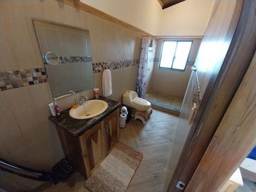 Puerto Lopez - Casa Vista: Se Vende Casa en Zona Rural y Cerca del Mar en Puerto Lopez
