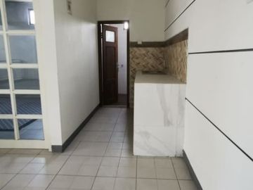 Ruko Disewakan 1,5 Lantai Lokasi di Jl. Barata Jaya, Gubeng Surabaya