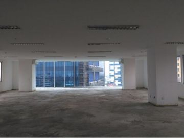 ruang kantor di TB Simatupang bare condition