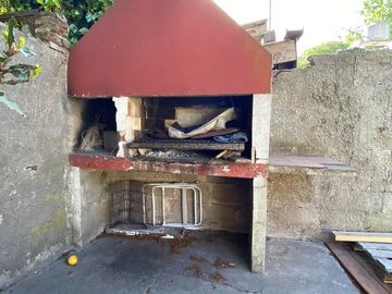 LATORRE PROP. VENDE CHALET 3 AMB CON PARQUE Y GARAGE - HERMOSO ENTORNO