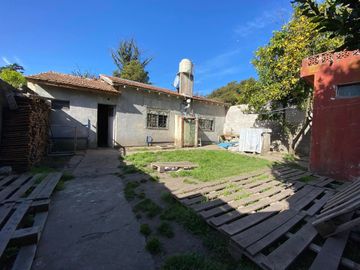 LATORRE PROP. VENDE CHALET 3 AMB CON PARQUE Y GARAGE - HERMOSO ENTORNO