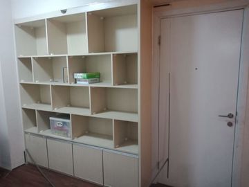 Apartemen green pramuka studio tahunan free IPL full furnish