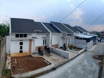 GRATIS 2 X ANGSURAN ! Rumah Nyaman dan Asri di Cileunyi Bandung Timur 5 menit ke tol Cileunyi .