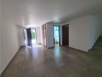 Casa En Venta Con Habitación Estudio Planta Baja Cerca UDLAP