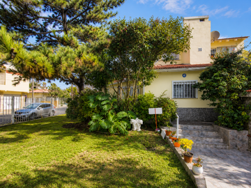 Casa en Venta Santa Teresita | 3 Dormitorios | 2 Baños | Garage Doble | A 2 Cuadras del Mar