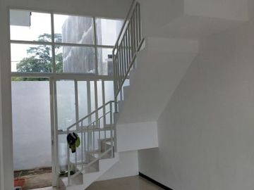 Villa Dekat Alfamart Pasar Perkampungan Ponpes Masjid di Kota Malang