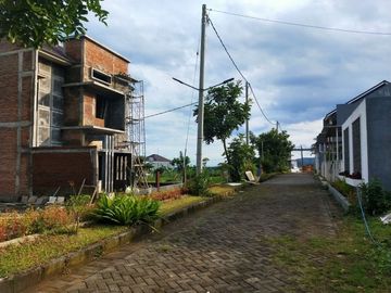 Villa Dekat Alfamart Pasar Perkampungan Ponpes Masjid di Kota Malang