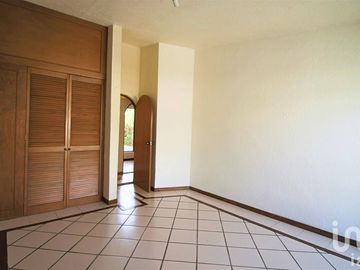 CASA CONDOMINIO EN VENTA NORTE DE CUERNAVACA,  ALBERCA Y TERRAZA CON VISTA PANORÁMICA ARBOLADA