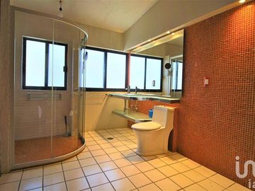 CASA CONDOMINIO EN VENTA NORTE DE CUERNAVACA,  ALBERCA Y TERRAZA CON VISTA PANORÁMICA ARBOLADA