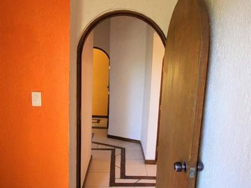 CASA CONDOMINIO EN VENTA NORTE DE CUERNAVACA,  ALBERCA Y TERRAZA CON VISTA PANORÁMICA ARBOLADA