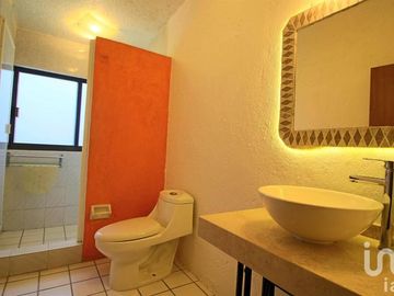 CASA CONDOMINIO EN VENTA NORTE DE CUERNAVACA,  ALBERCA Y TERRAZA CON VISTA PANORÁMICA ARBOLADA