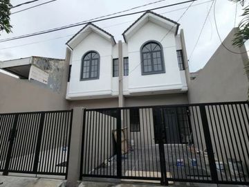 Rumah 2 lantai baru Gress selangkah ke Raya Merr