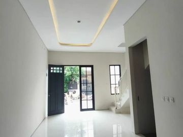 Rumah 2 lantai baru Gress selangkah ke Raya Merr