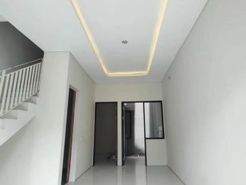 Rumah 2 lantai baru Gress selangkah ke Raya Merr