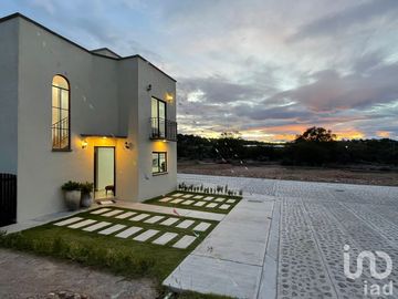 CASA EN PREVENTA, FRACCIONAMIENTO CERCA DE PEÑA DE BERNAL