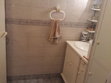 Casa con Departamento en venta en Florencio Varela Oeste