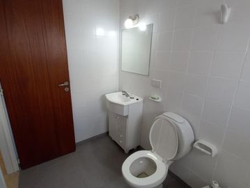3 AMB REMODELADO A NUEVO , COCINA INDEPENDIENTE , BAÑO COMPLETO