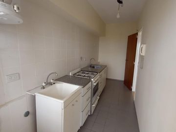 3 AMB REMODELADO A NUEVO , COCINA INDEPENDIENTE , BAÑO COMPLETO