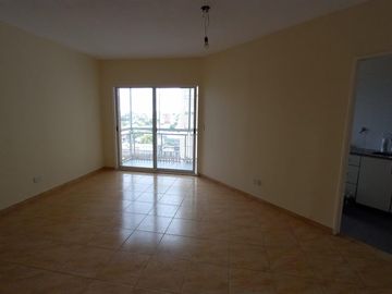 3 AMB REMODELADO A NUEVO , COCINA INDEPENDIENTE , BAÑO COMPLETO