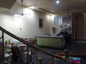 Rumah di Tanjung Sari Baru, Siap Huni, Furnish, Row jalan 2 mobil