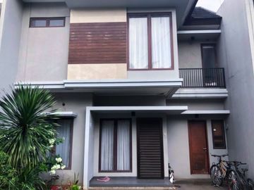 Lokasi Sangat Strategis Rumah 2 Lantai Di Ciputat Timur
