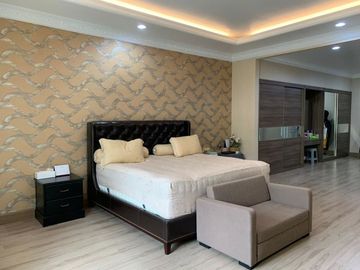 Dijual Rumah Mewah Pondok Hijau Golf Cluster Crown Gading Serpong Ada Swimming Pool Lokasi Strategis Bagus
