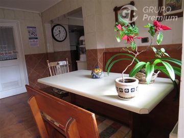 SE VENDE AMPLIA PROPIEDAD SECTOR BARRIO INGLES, 5D, 4B .