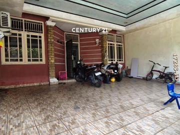 Rumah Dengan Tanah Luas Strategis Dekat Stasiun Sudimara