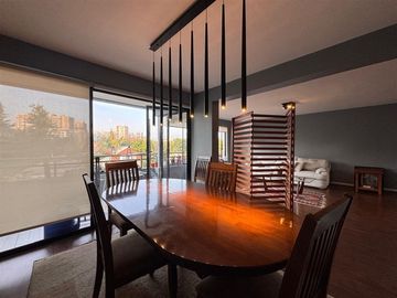 Departamento en venta de 5 dorm. en Las Condes