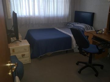 CHALET 5 AMB. COCHERAS - PISCINA - EXCELENTE