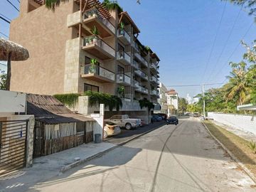 Condominio con jardín de 29m2, 2 terrazas, alberca con vista al mar, a 200 metro