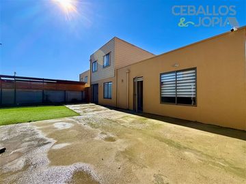 Casa en venta de 3 dorm. en Villa Alemana
