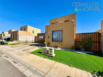 Casa en venta de 3 dorm. en Villa Alemana