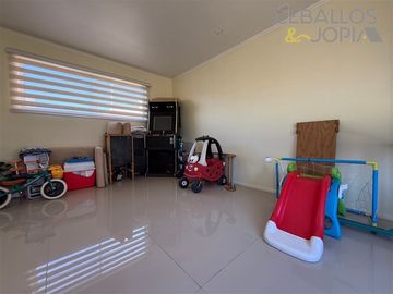 Casa en venta de 3 dorm. en Villa Alemana